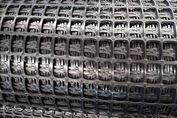 養(yǎng)殖用的土工格柵一般是多少克的？  第1張