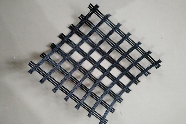 如何區分經編滌綸土工格柵和玻纖土工格柵的不同特點?  第1張