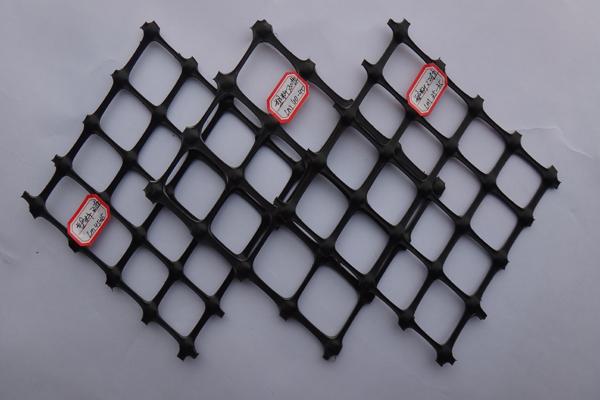 鋼塑土工格柵的加固作用是如何體現(xiàn)的？探究其在工程中的重要價值  第1張