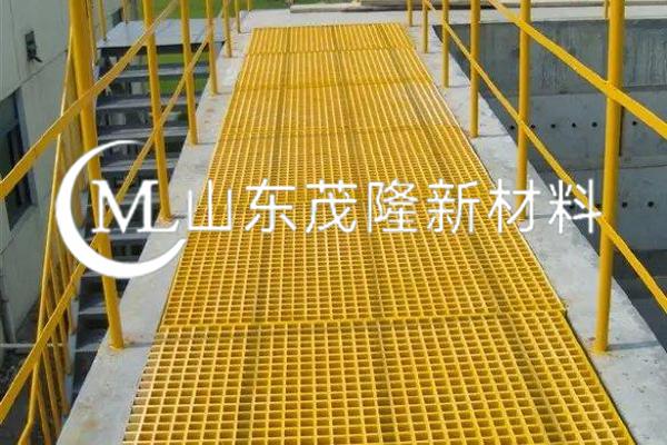 《儲運(yùn)分公司魯寧線曲阜管道項(xiàng)目》黃色格柵施工