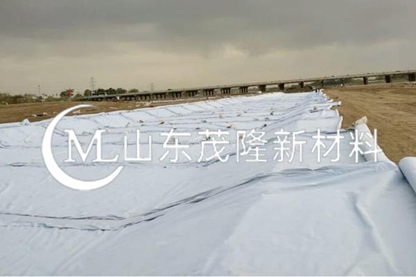 《松花江一級支流英格吐河上游生態(tài)保護(hù)修復(fù)工程項目》土工布施工