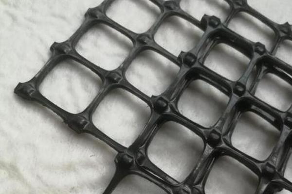 雙向塑料土工格柵網(wǎng)孔的尺寸標準  第2張