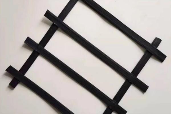 揭秘高韌性聚酯紗線集束土工格柵：為何它能成為工程加固的首選材料？  第1張