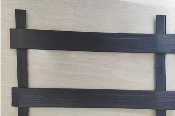 高韌性聚酯紗線集束土工格柵怎么搭接呢？  第2張