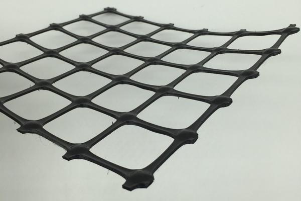 高韌性聚酯紗線集束土工格柵與雙向拉伸塑料土工格柵的區別  第2張